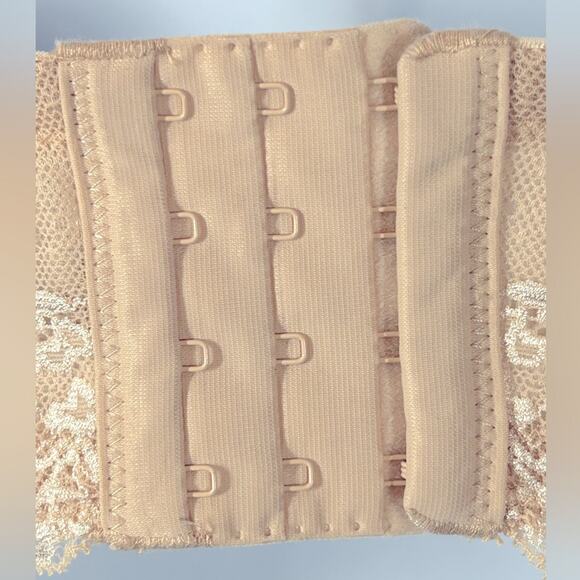 Torrid Nude Microfiber Lightly Lined Multi-Way Convertible Strapless Bra 40D - Picture 9 of 12